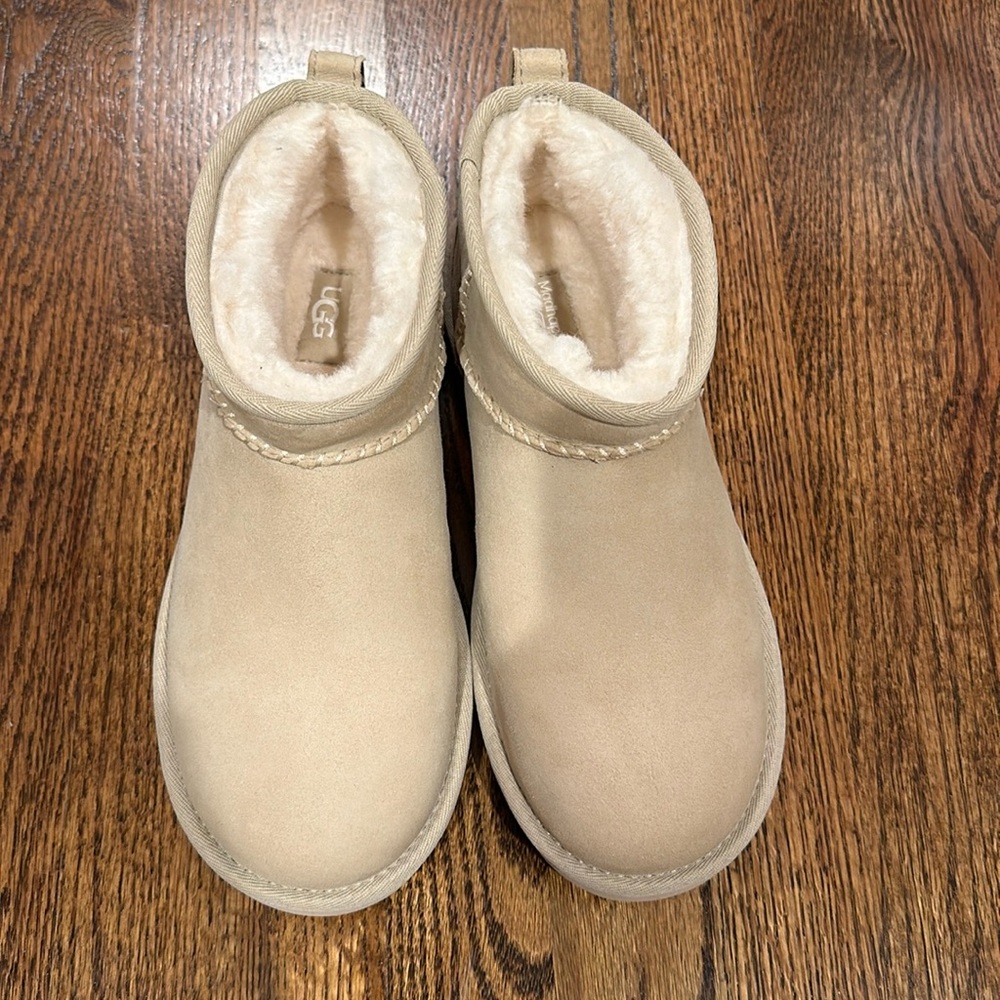 Never worn MadhappyxUgg mini uggs